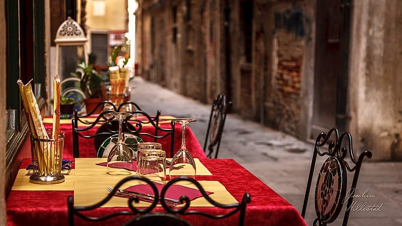 Ordering Food in Rome: 7 Mistakes to Avoid When Dining in Rome