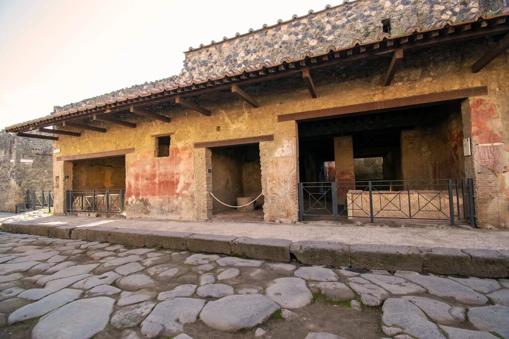 Roman Bar Nightlife in Ancient Rome