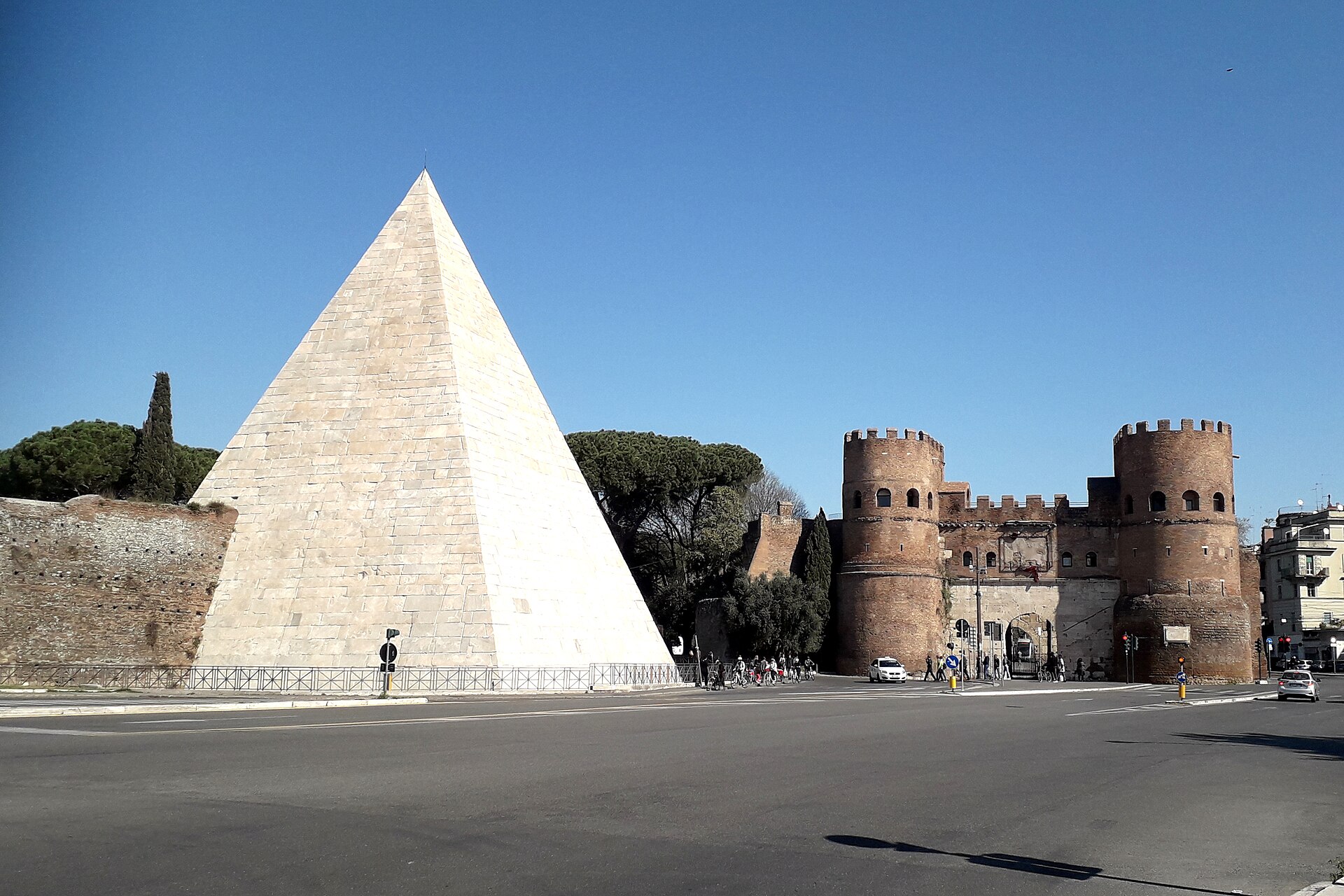 Pyramid of Cestius: The Ancient Roman Tomb Inspired by Nubian Pyramids 4 Pyramid of Cestius: The Ancient Roman Tomb Inspired by Nubian Pyramids