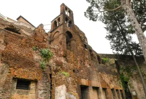 Rome’s Insulae: How Most Romans Lived Rome’s Apartment City